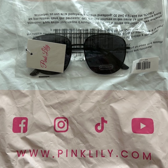NWT Sunglasses - Picture 1 of 2